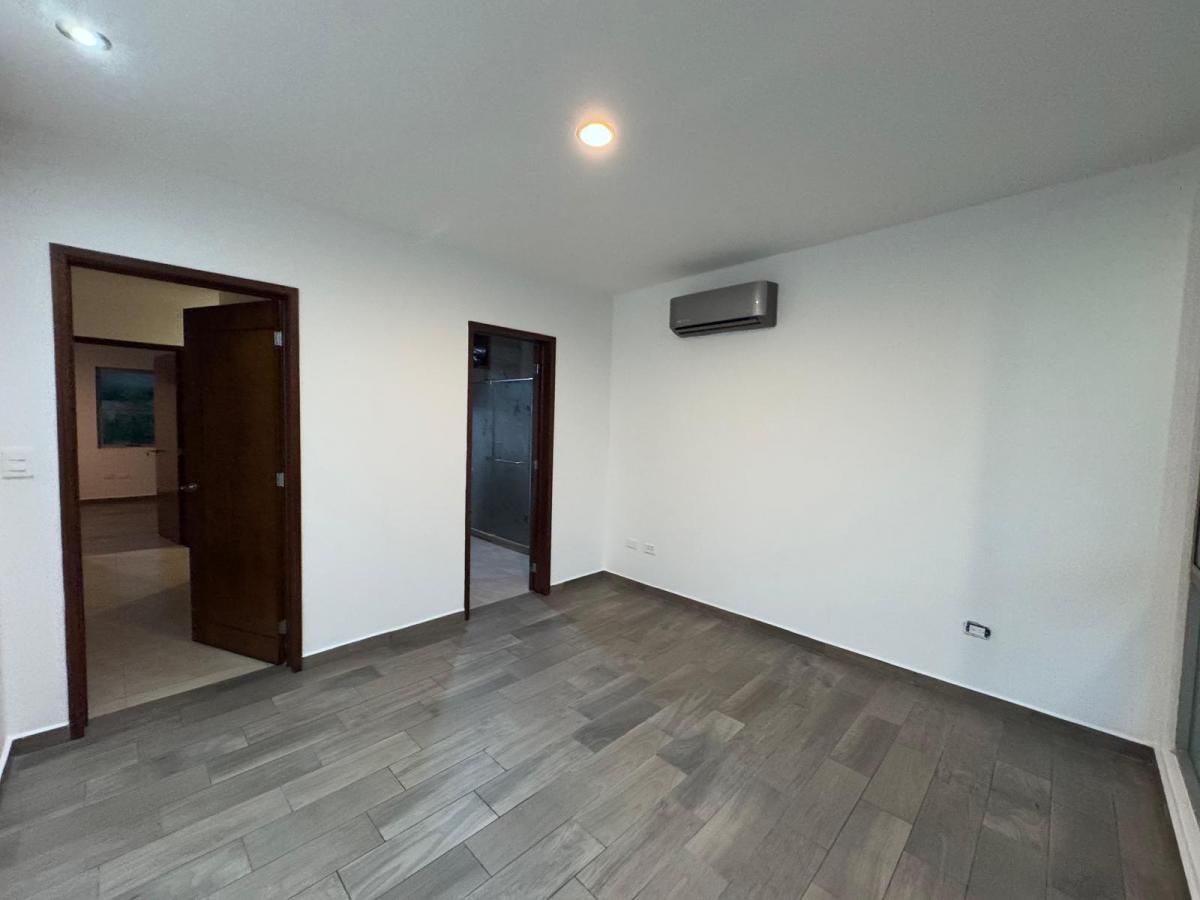 casa-con-vista-espectacular-en-colinas-de-san-miguel-privada - Vista 12