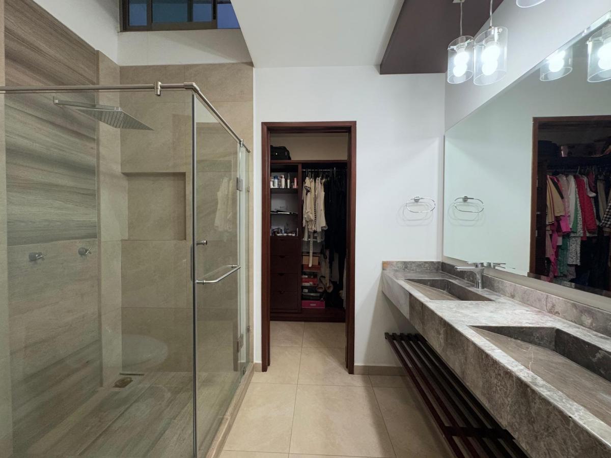 casa-con-vista-espectacular-en-colinas-de-san-miguel-privada - Vista 13