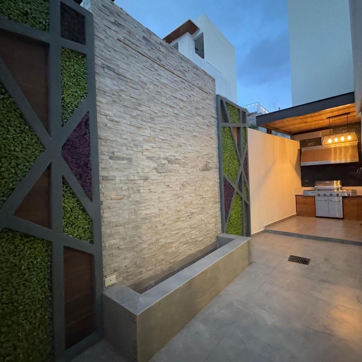 Casa con Vista Espectacular en Colinas de San Miguel (Privada)