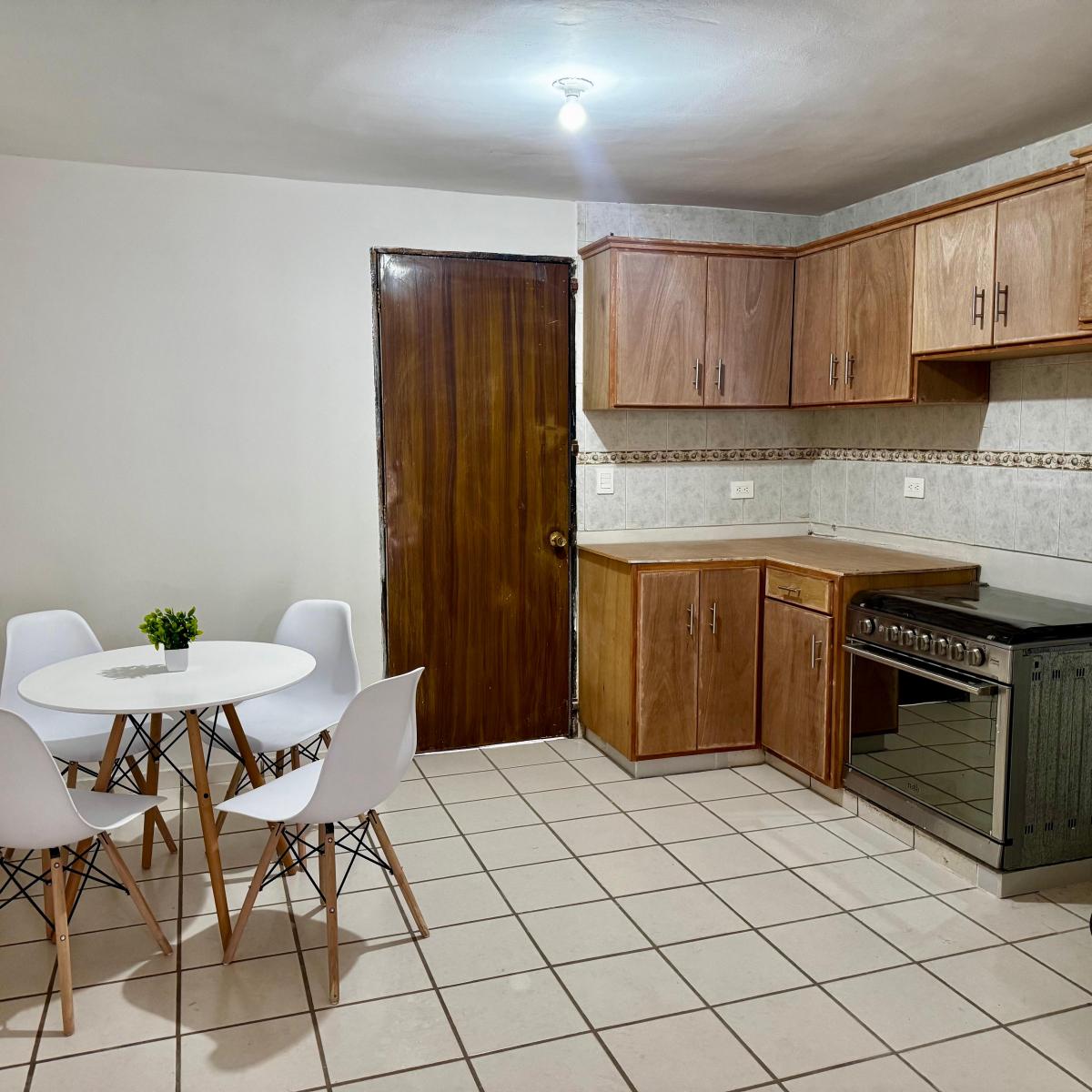 Casa de 2 Pisos en Infonavit Barrancos, Culiacán