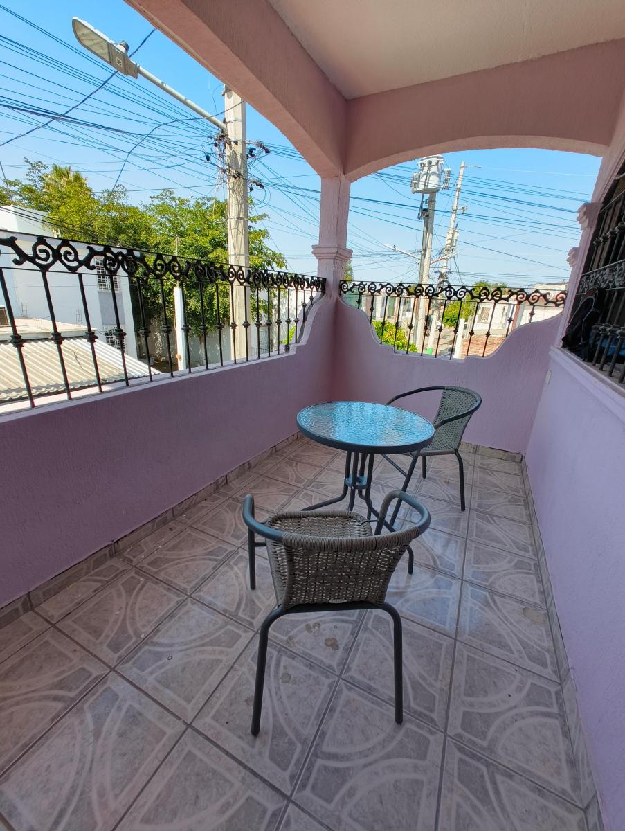 casa-de-2-pisos-en-infonavit-barrancos-culiacan - Vista 7