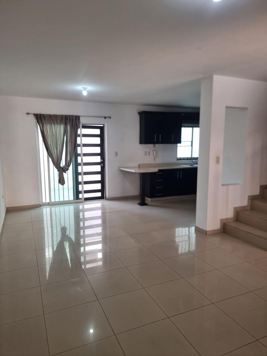 casa-de-venta-en-rincon-de-los-girasoles-en-fracc-rincon-de- - Vista 8