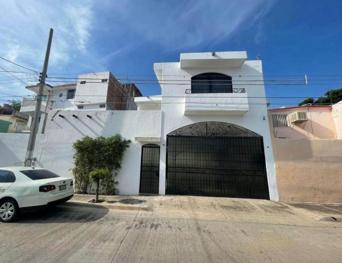 Casa en Fraccionamiento Cañadas