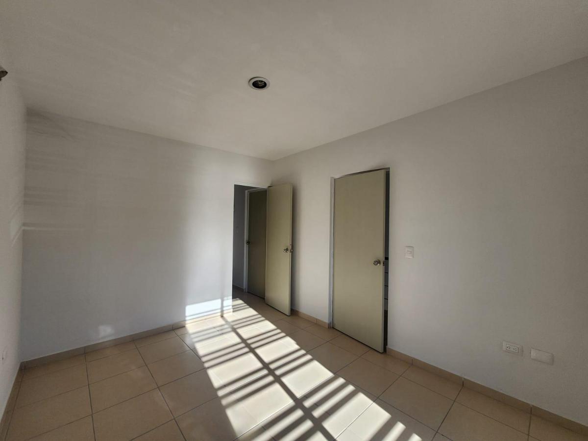 casa-en-fraccionamiento-hacienda-los-huertos - Vista 14