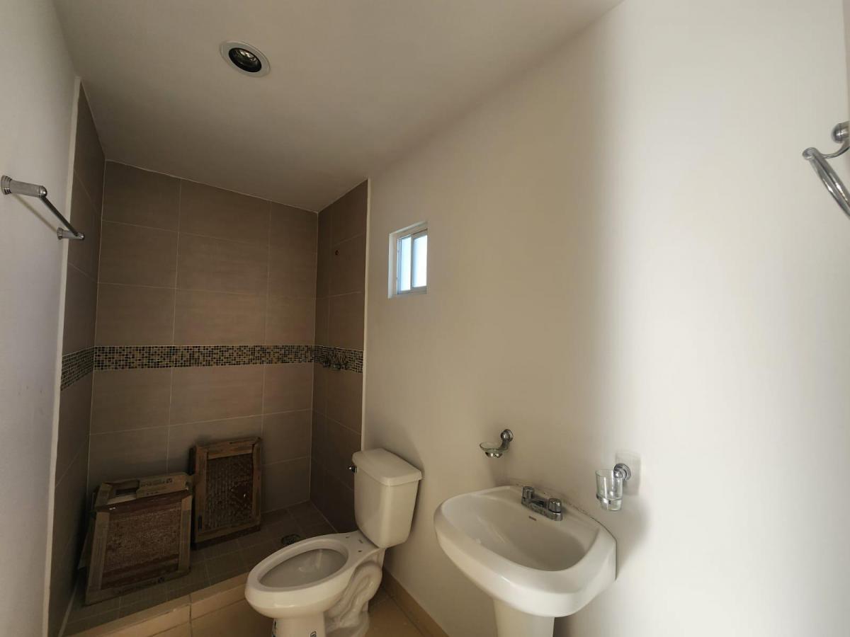 casa-en-fraccionamiento-hacienda-los-huertos - Vista 18