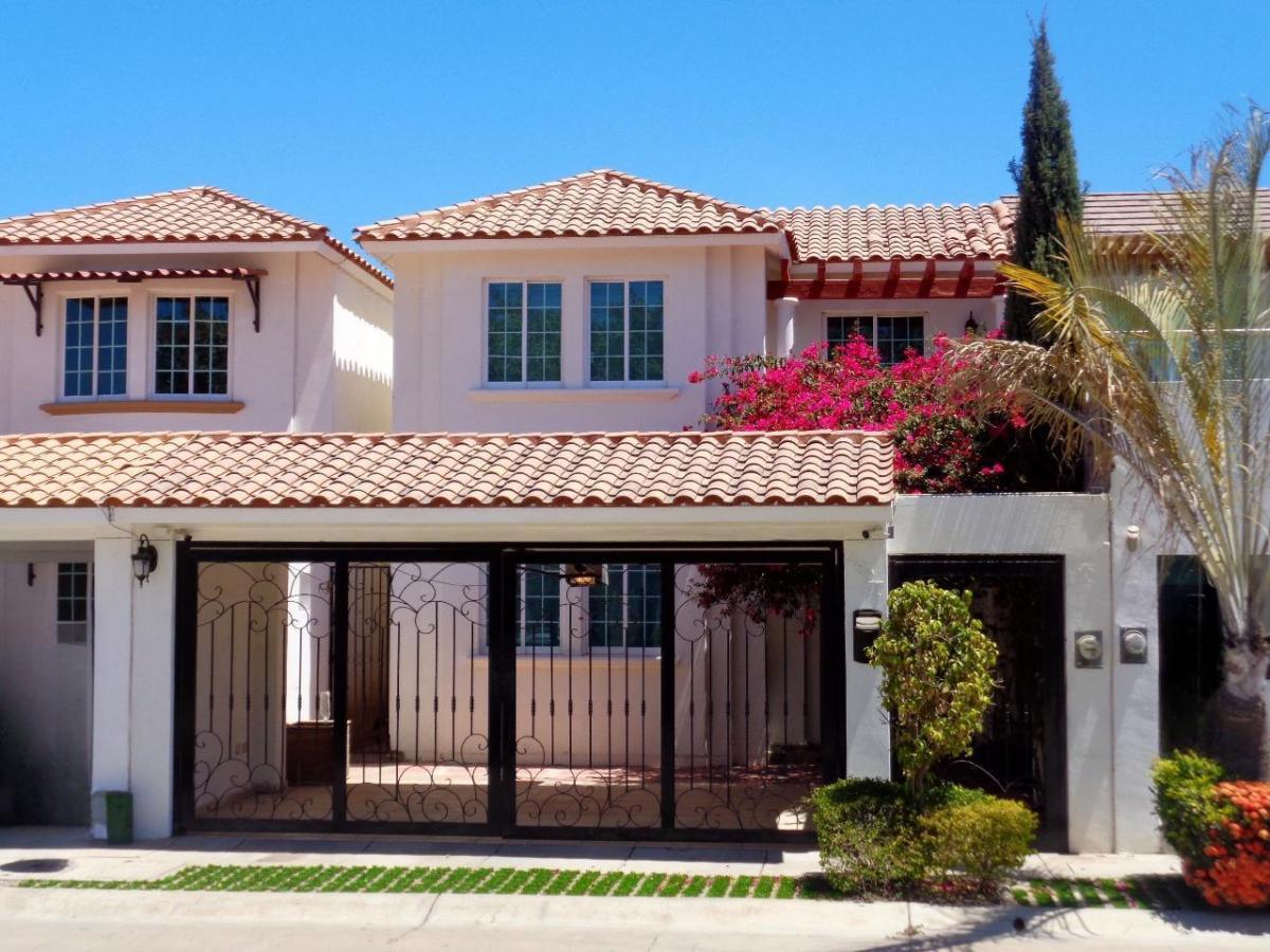 Casa en Fraccionamiento Rincón Colonial