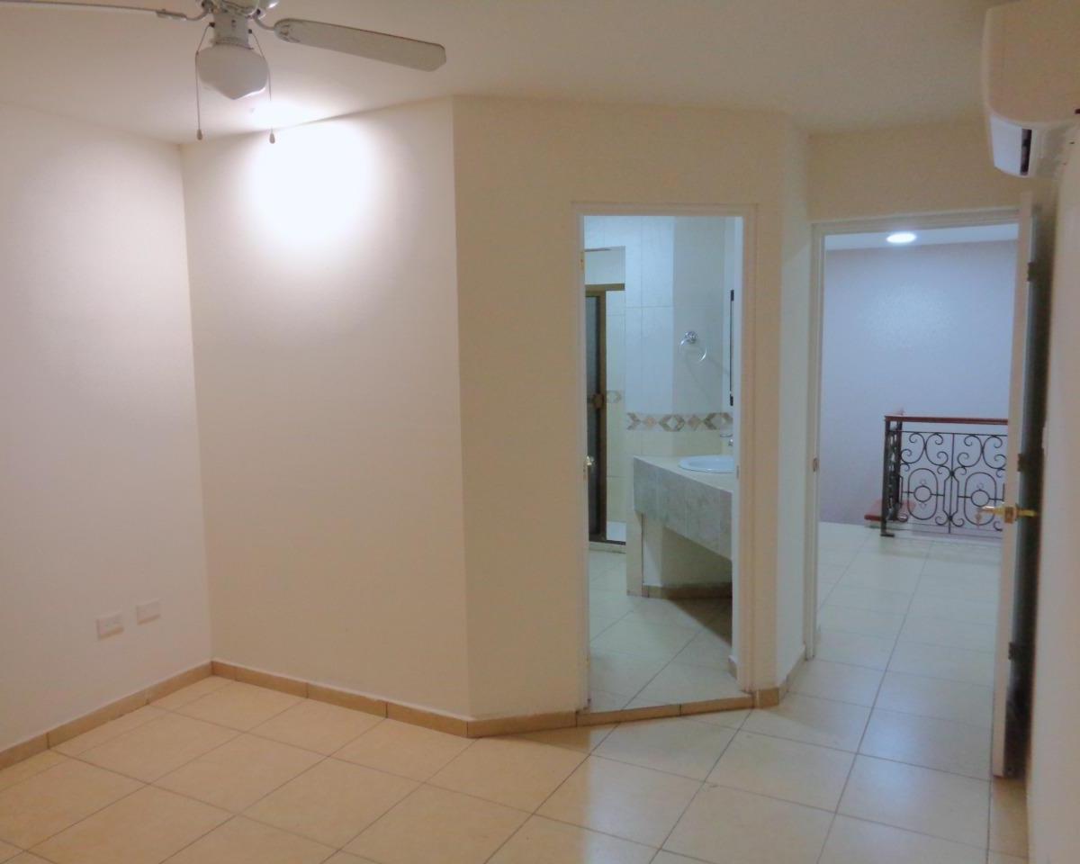 Casa en Fraccionamiento Rincón Colonial