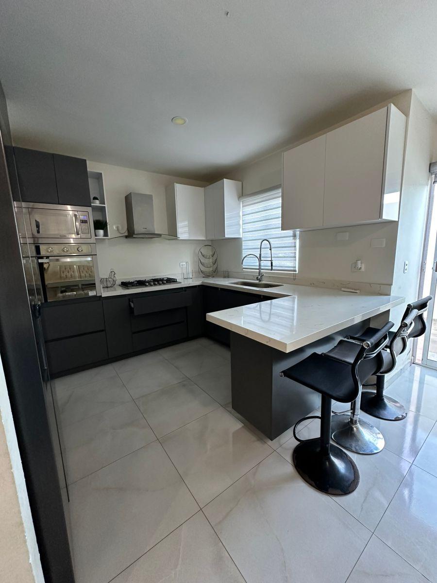 casa-en-renta-en-privada-kentia-valle-alto - Vista 14