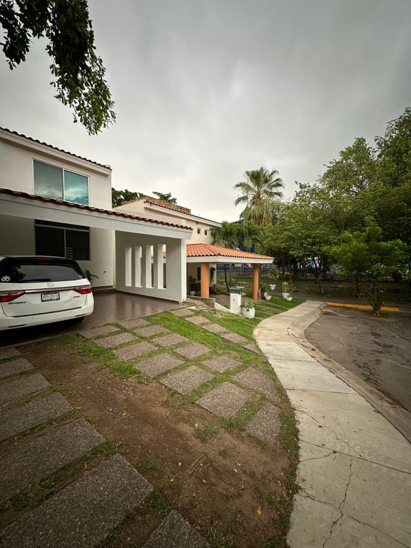 Casa en venta en Fracc La Primavera - Foto 2