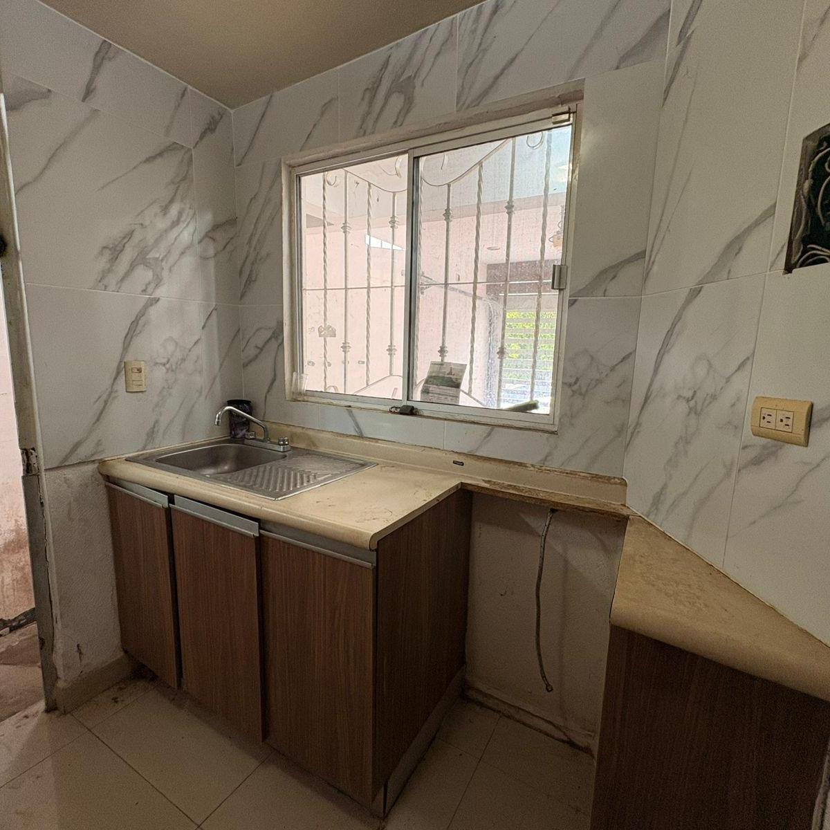 Casa en Venta en Lomas de San Isidro con Cochera Techada Zona Sur