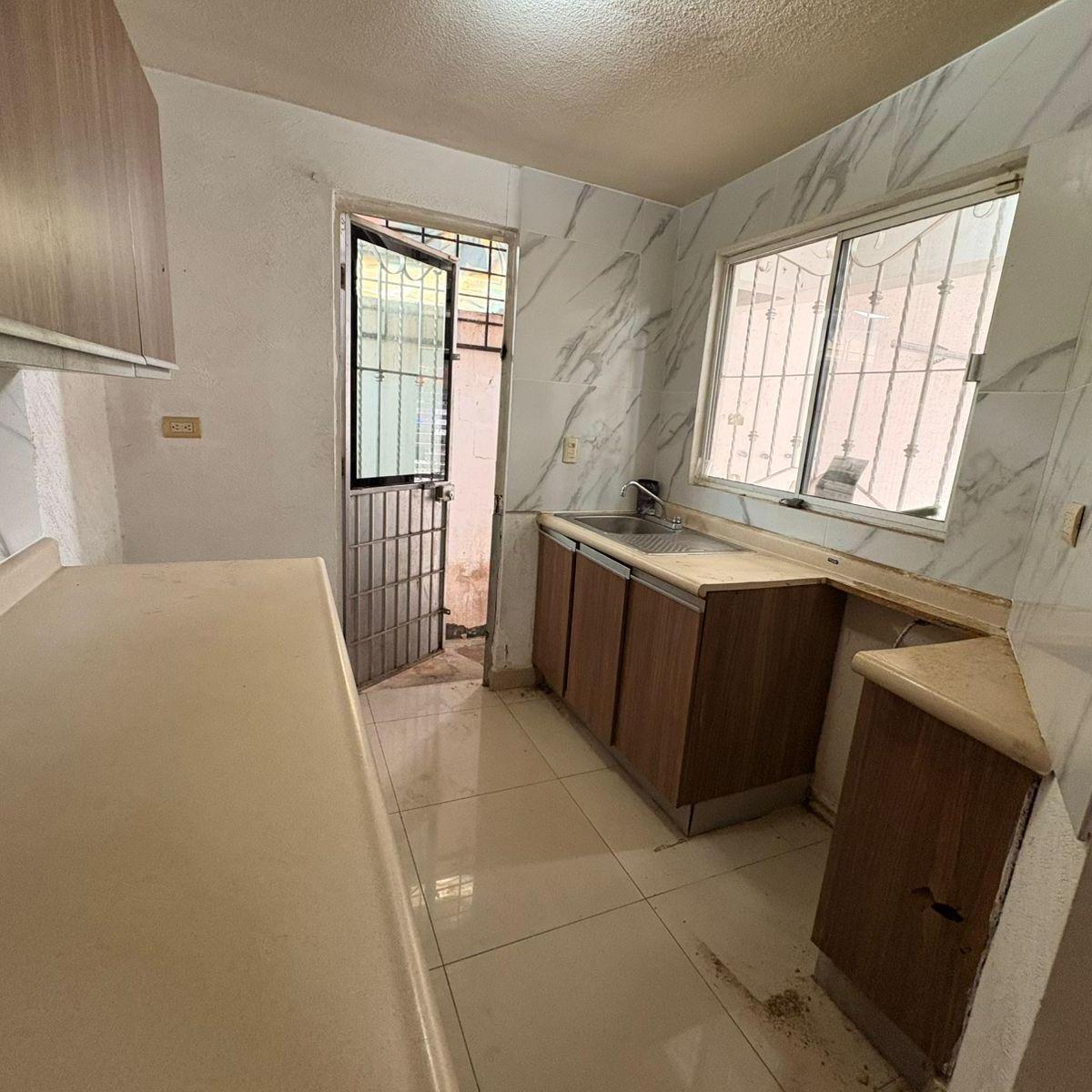 Casa en Venta en Lomas de San Isidro con Cochera Techada Zona Sur