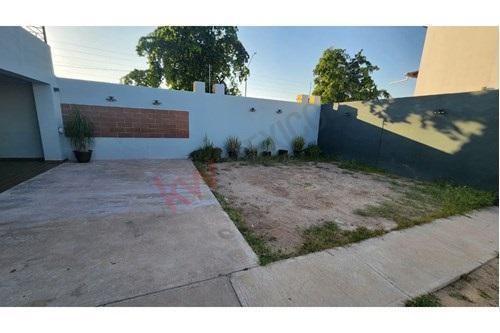 Casa en Venta en Priv. Valle Alto