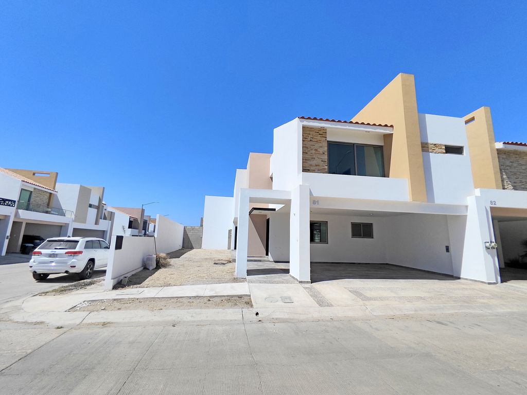 Casa en Venta en Privada con Excedente 4 Recámaras sector La Conquista. - Foto 1