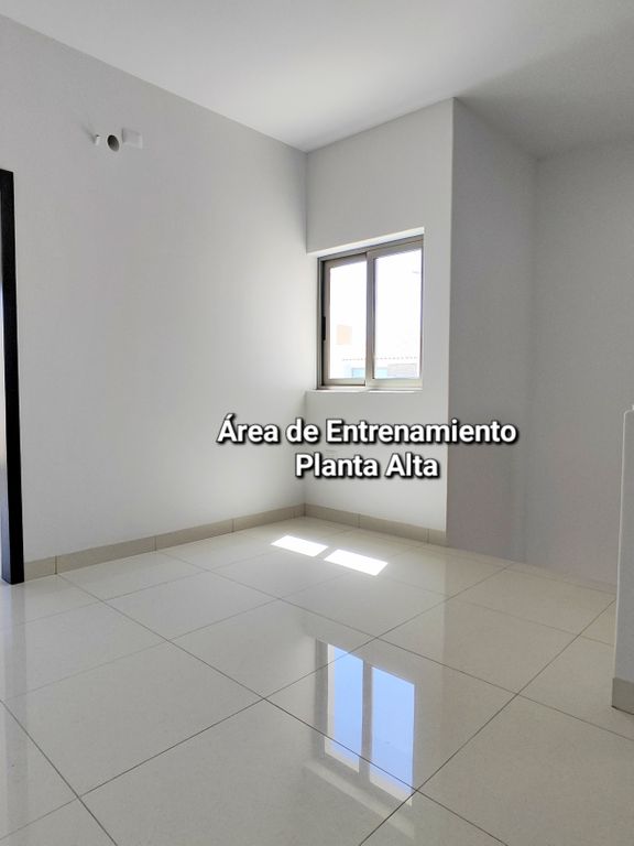 casa-en-venta-en-privada-con-excedente-4-recamaras-sector-la-conquista - Vista 17
