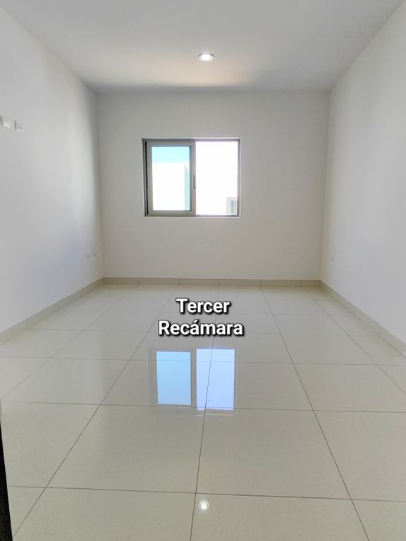 casa-en-venta-en-privada-con-excedente-4-recamaras-sector-la-conquista - Vista 18