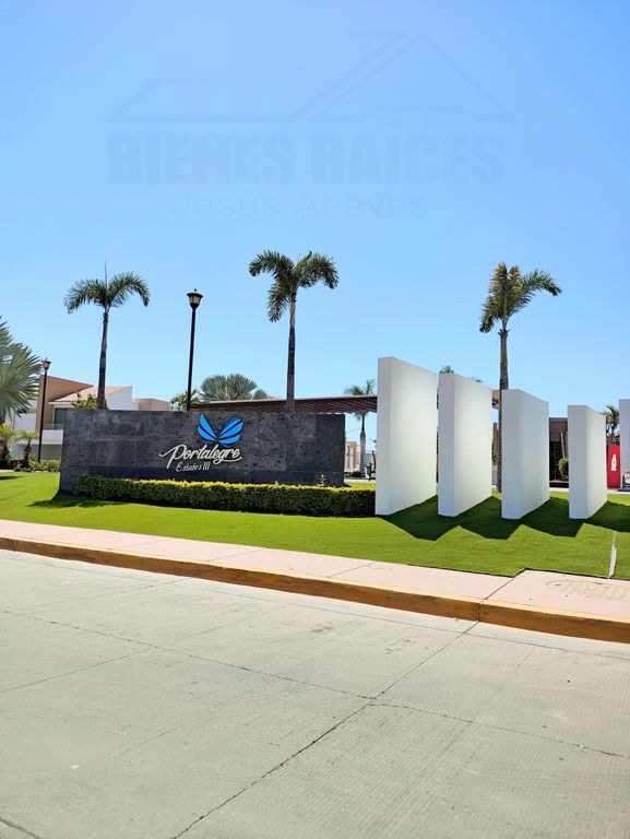 Casa en Venta en Privada con Excedente 4 Recámaras sector La Conquista. - Foto 2