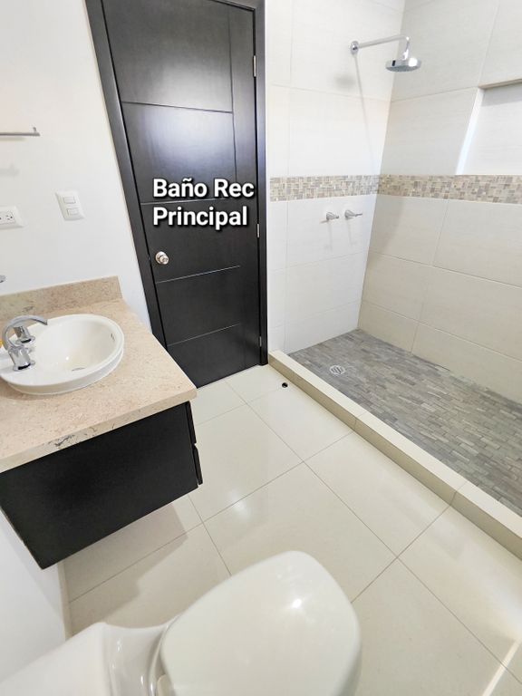 casa-en-venta-en-privada-con-excedente-4-recamaras-sector-la-conquista - Vista 25