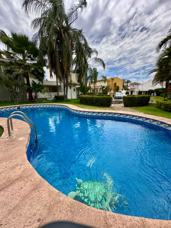 Casa en venta en Quinta Americana sector Las Quintas - Foto 2