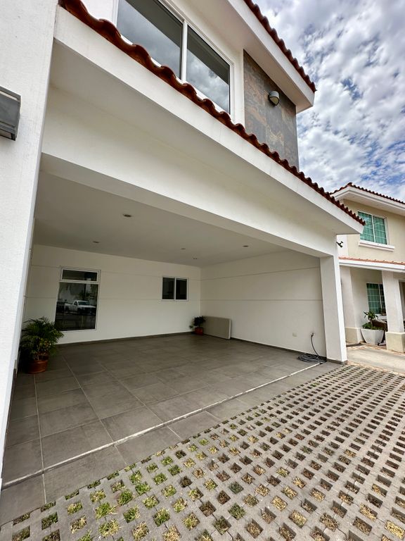 casa-en-venta-en-quinta-americana-sector-las-quintas - Vista 23