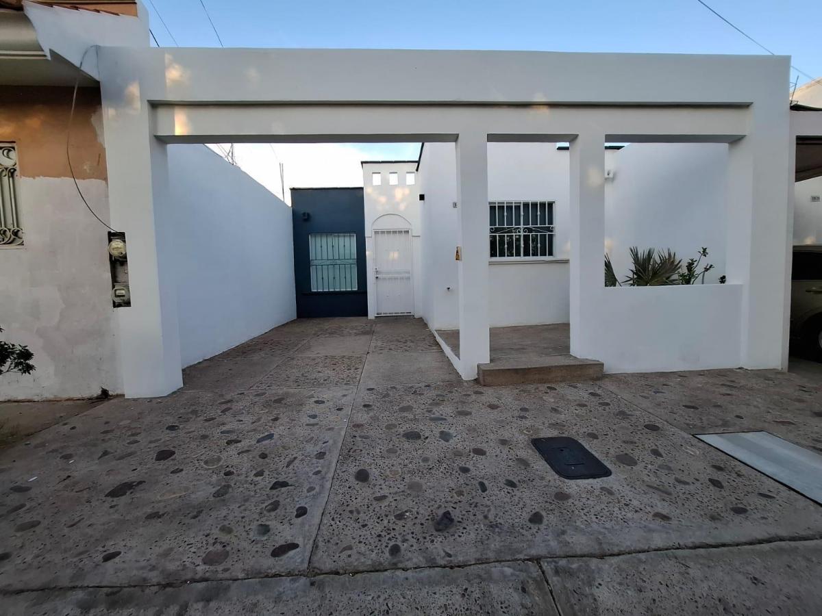 casa-en-venta-en-villas-del-rio-elite-zona-norte-culiacan-si - Vista 24