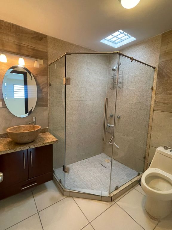 casa-en-venta-y-renta-en-carpatos-en-valle-alto-en-culiacan-sinaloa - Vista 16