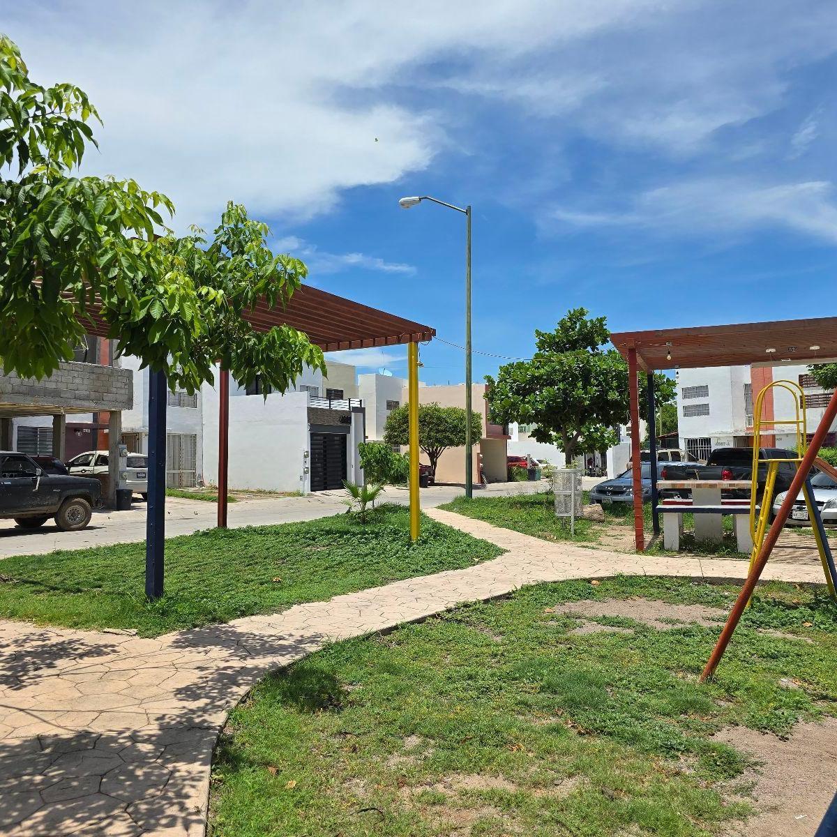 Casa - Fraccionamiento Zona Dorada