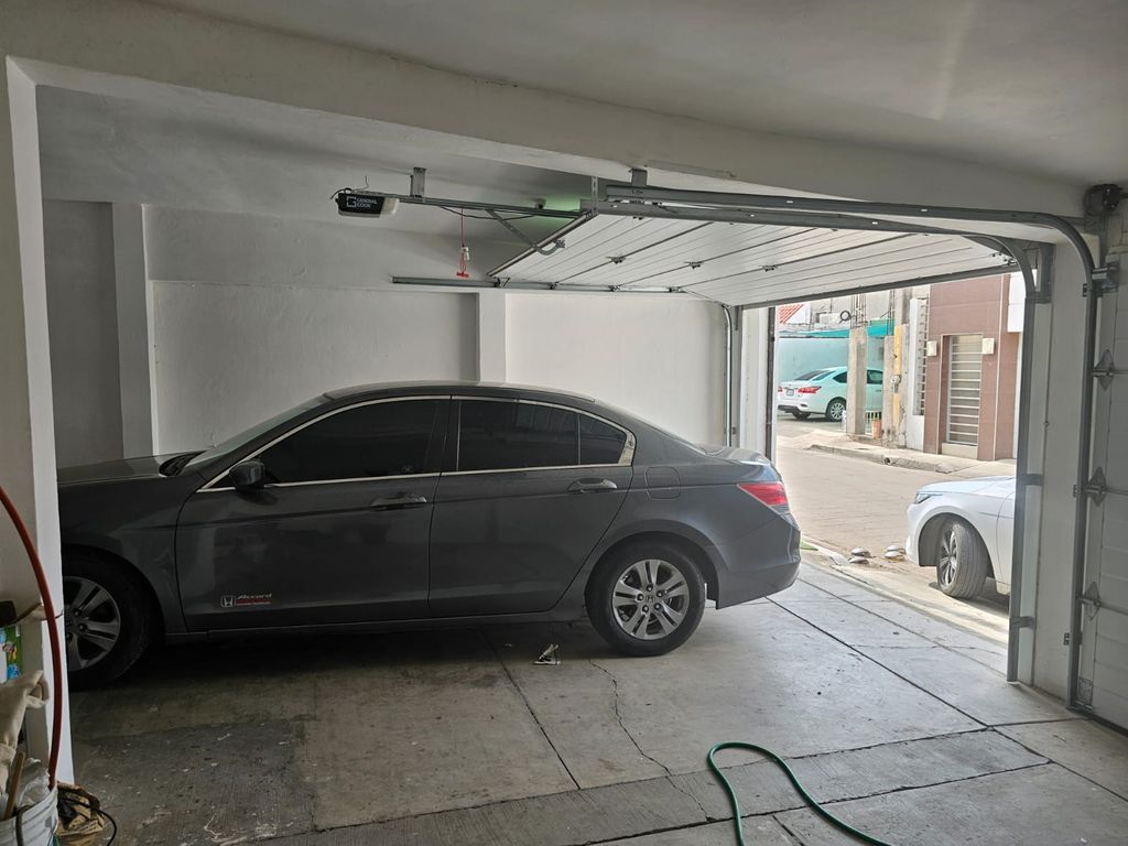 casa-venta-casa-en-venta-bugambilias-zona-aeropuert-pYowL0a - Vista 6