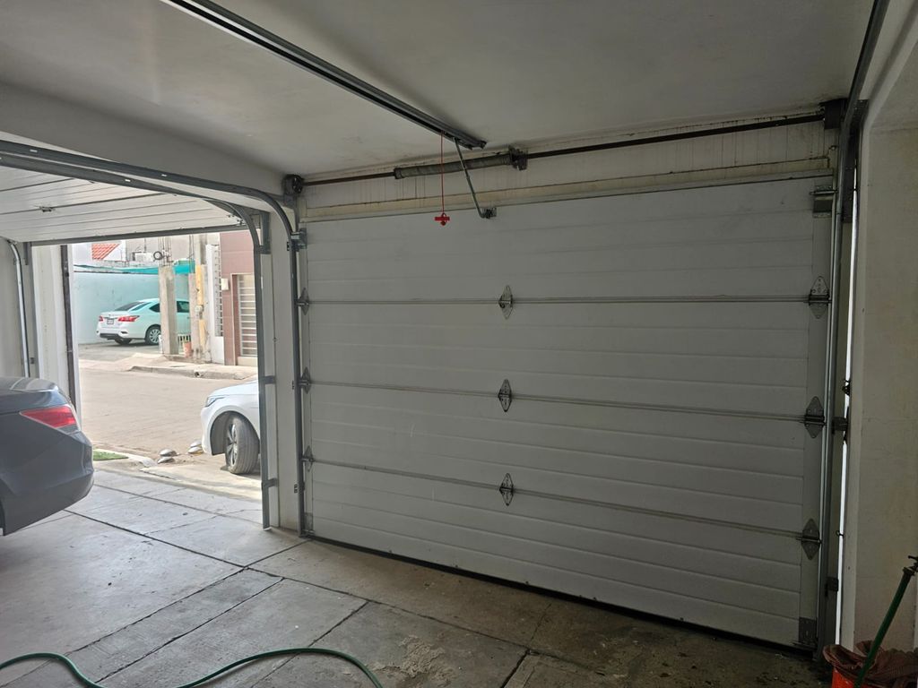 casa-venta-casa-en-venta-bugambilias-zona-aeropuert-pYowL0a - Vista 7