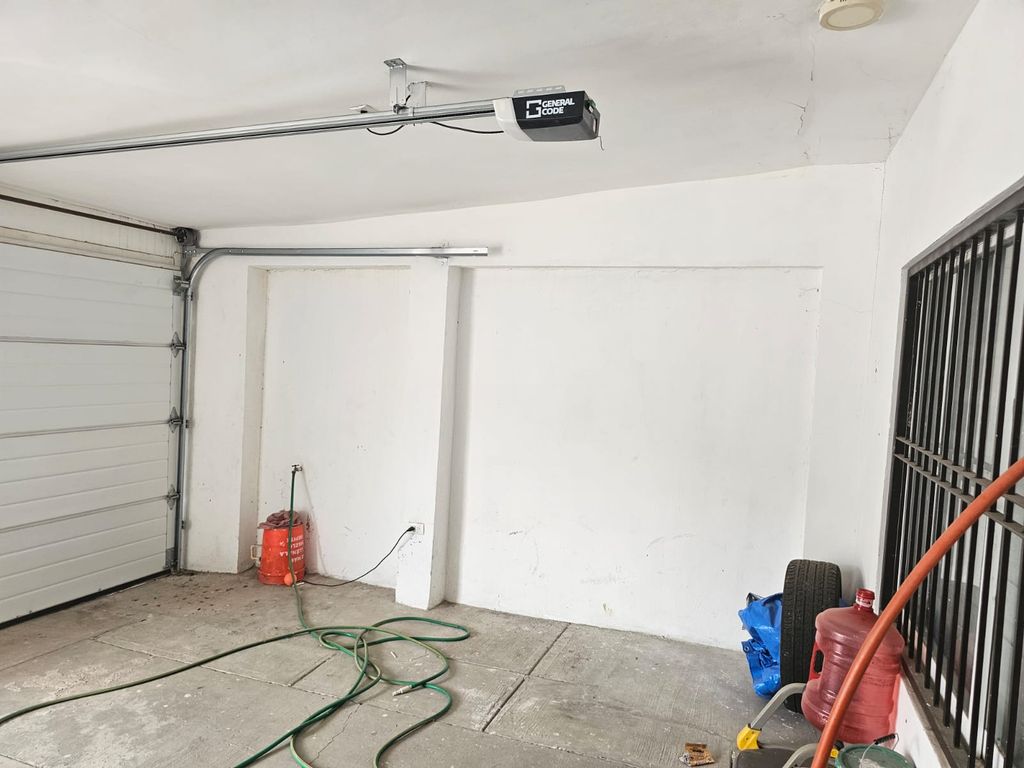 casa-venta-casa-en-venta-bugambilias-zona-aeropuert-pYowL0a - Vista 8