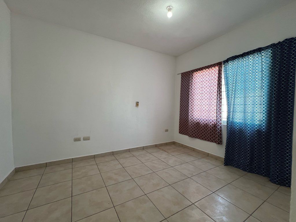 casa-venta-casa-en-venta-lomas-del-sol-en-esquina-2-pfnKusE - Vista 14