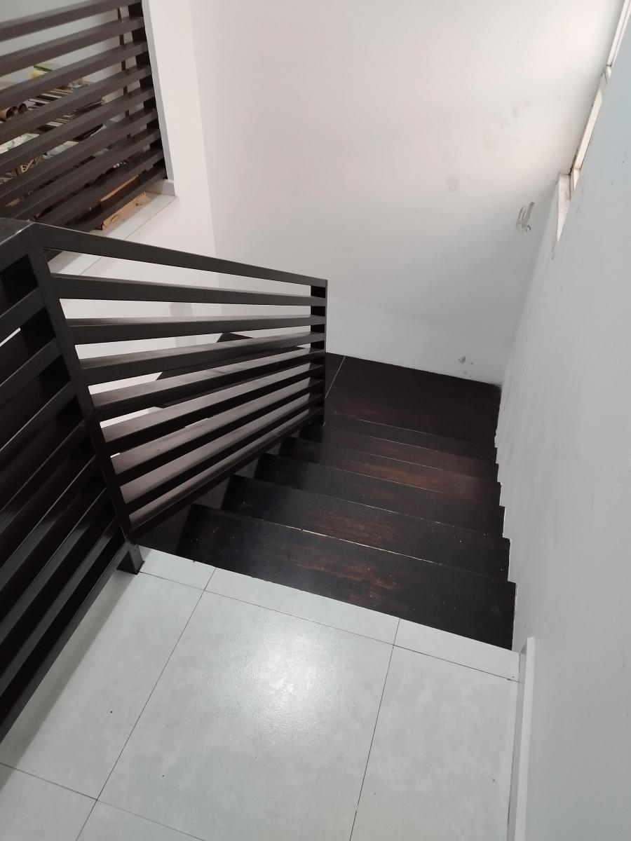 se-vende-casa-en-boulevard-doctor-mora-en-las-quintas - Vista 12