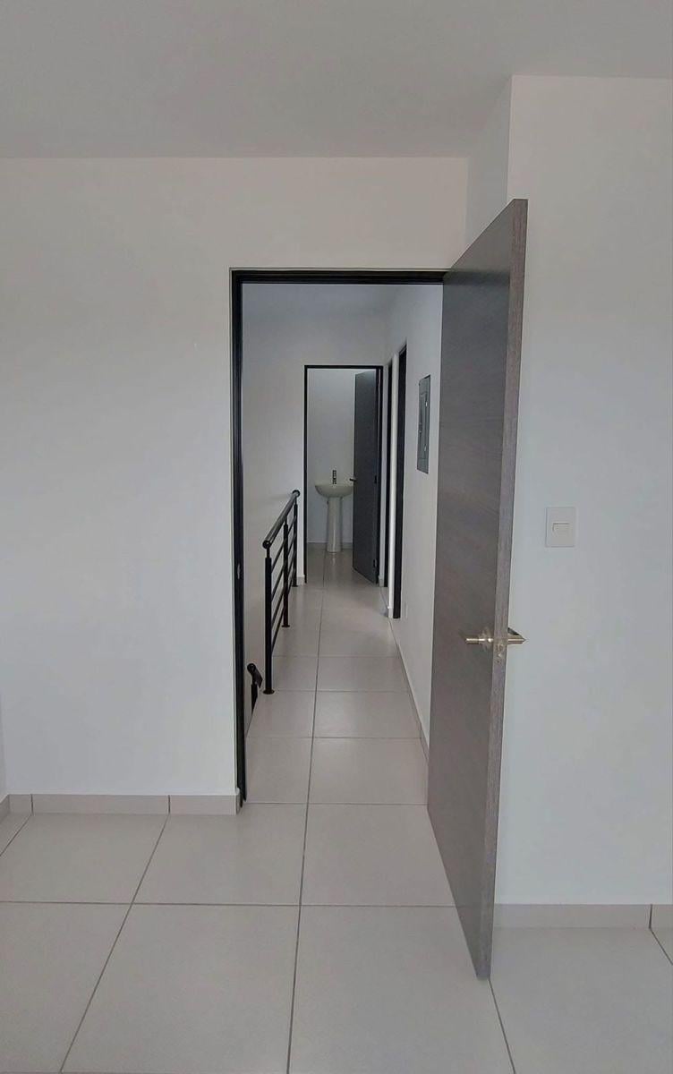 se-vende-casa-en-perisur-ii-culiacan - Vista 14