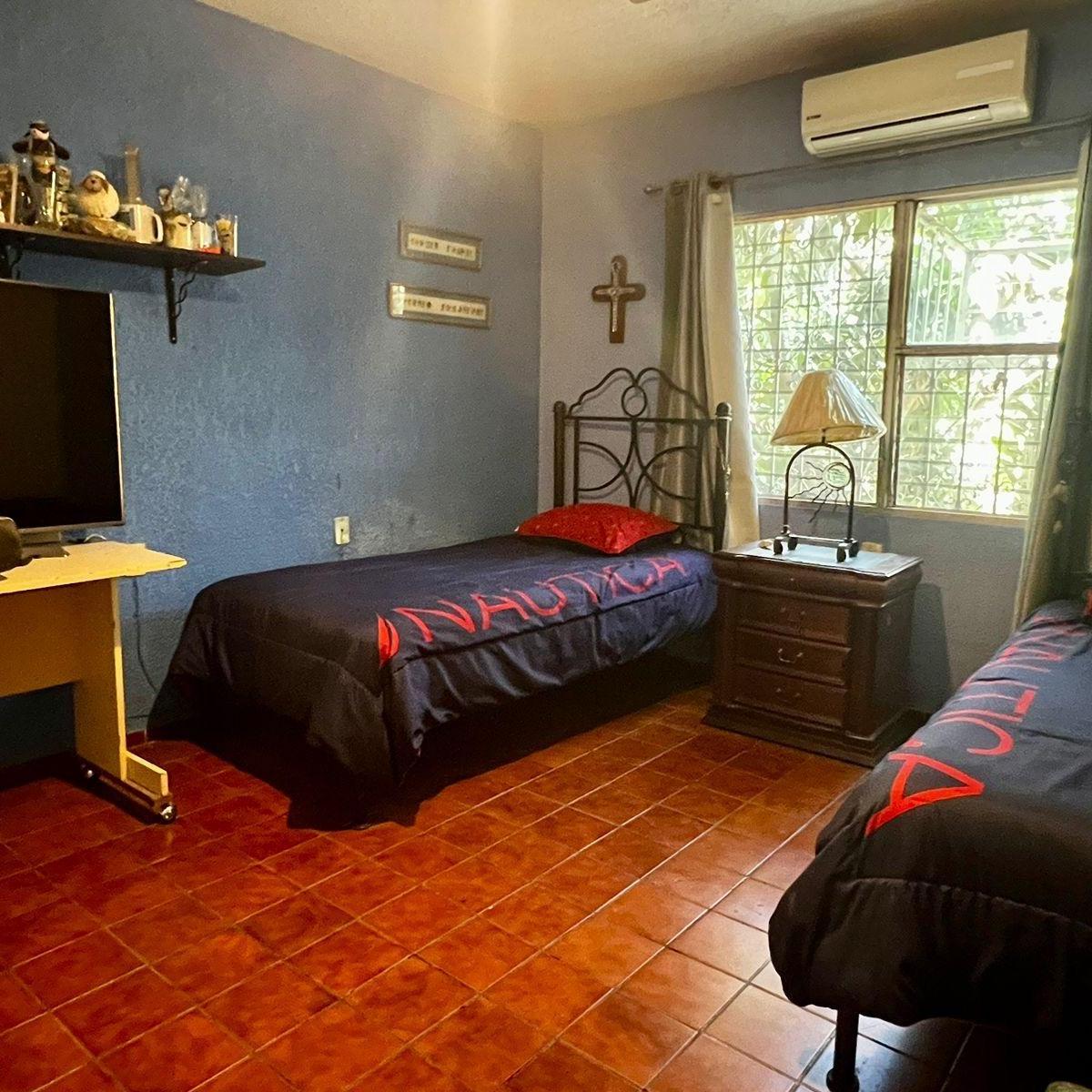 Venta de Casa por Calle Mariano Escobedo Centro de La Ciudad