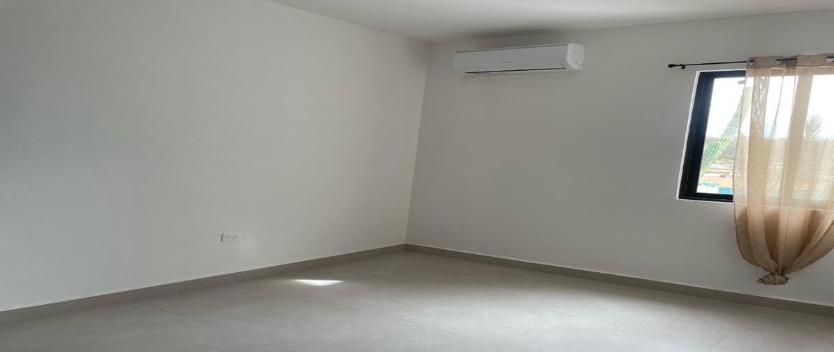 Interior 7