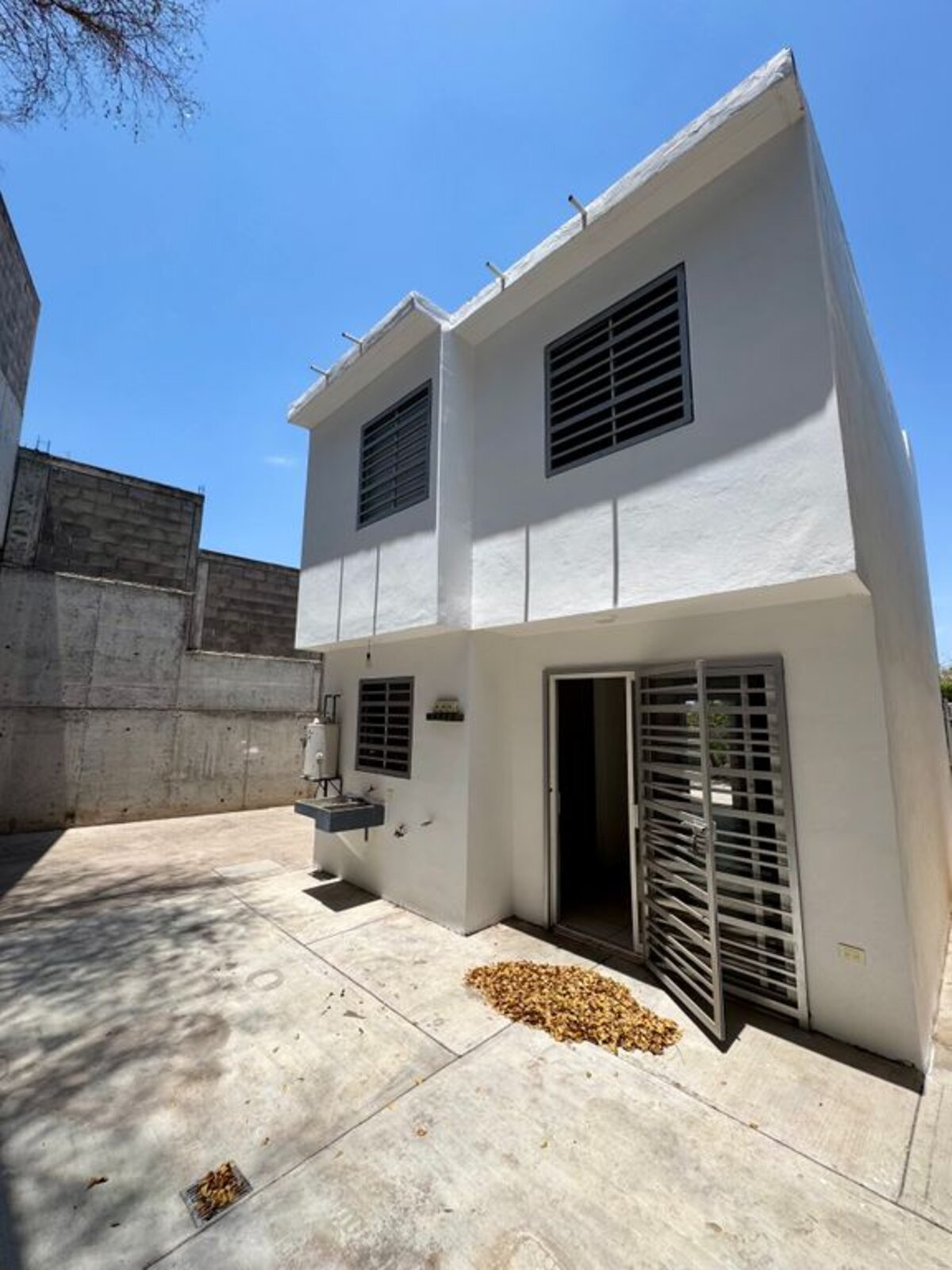 Casa Privada Americana - Cochera