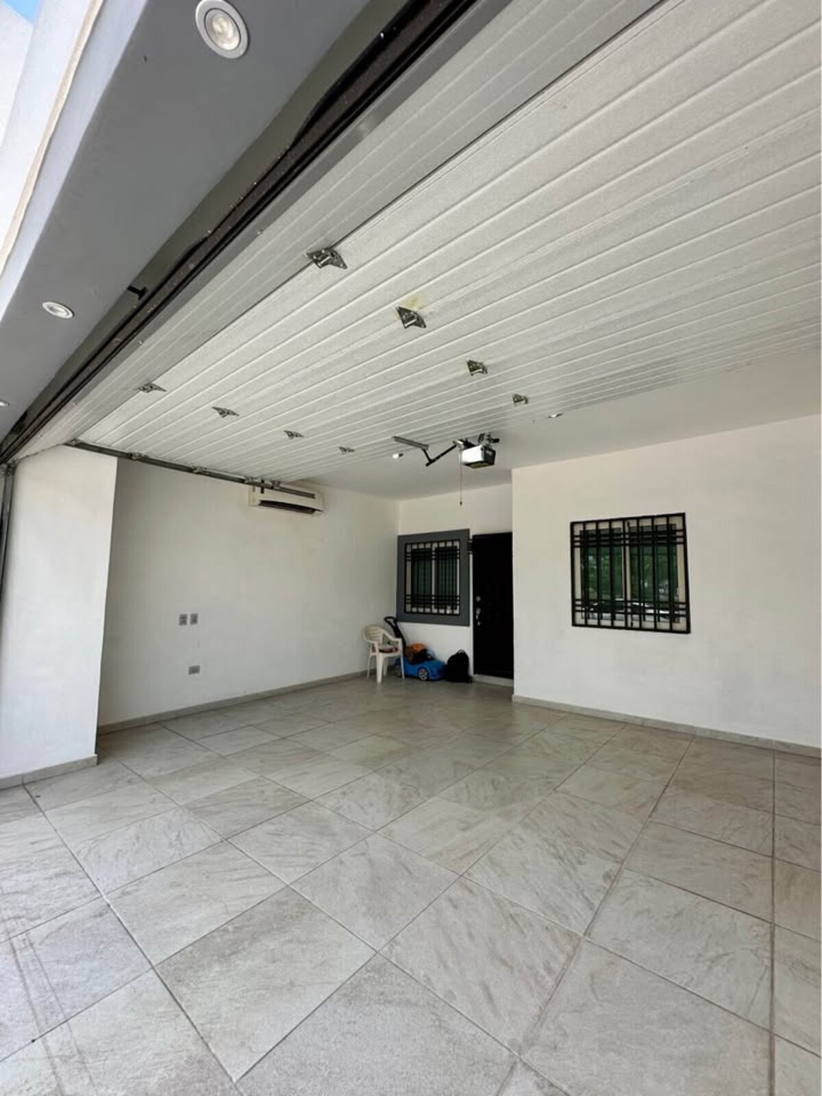 Casa Stanza Corcega Culiacán - Cochera