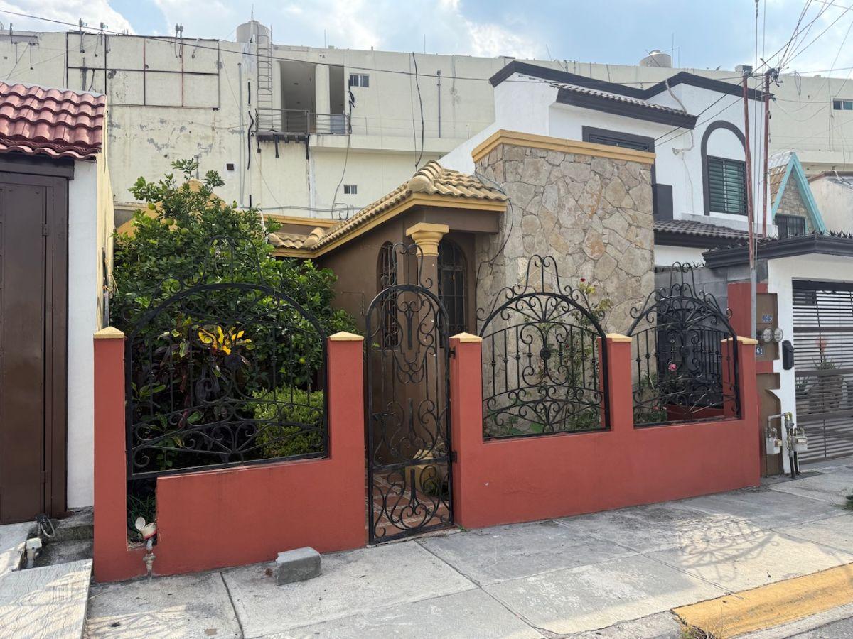 Casa en Venta en Real Cumbres Monterrey 1 Nivel Equipada