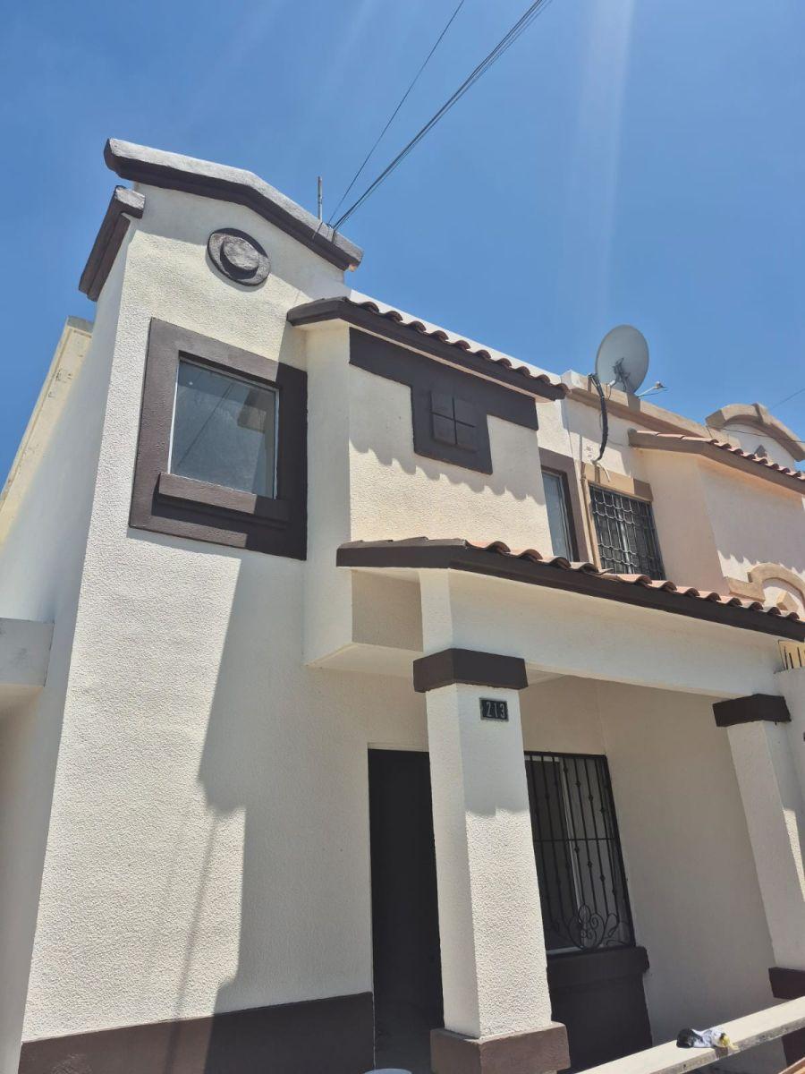 Casa en Venta en Urbivilla Colonial, Monterrey. Nuevo Leon