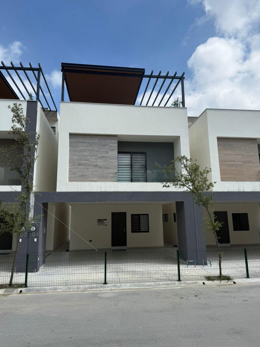 Cumbres de 3 Niveles, Incluye Cocina Integral y 6 Paneles Solares